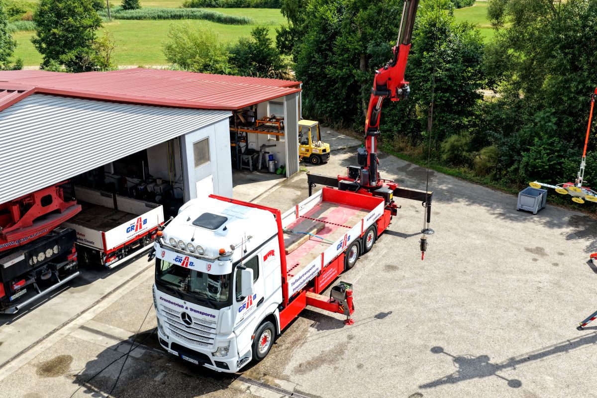 Bild von MERCEDES BENZ PALFINGER CRANE PK 53002-SH